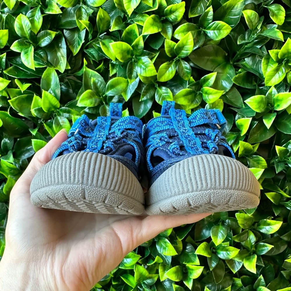 OshKosh B’gosh NWOT Toddler Sandals